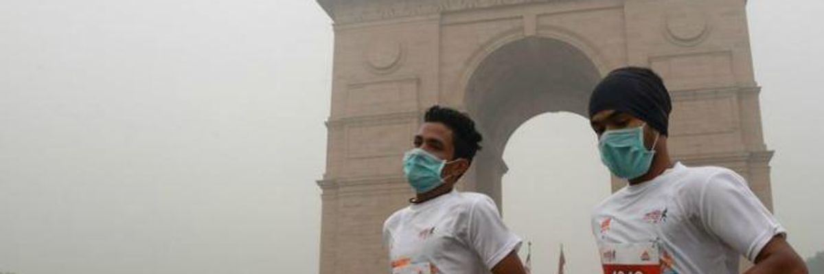 'We Are All Suffering': Hazardous Smog Leaves New Delhi Choking for Over a Week