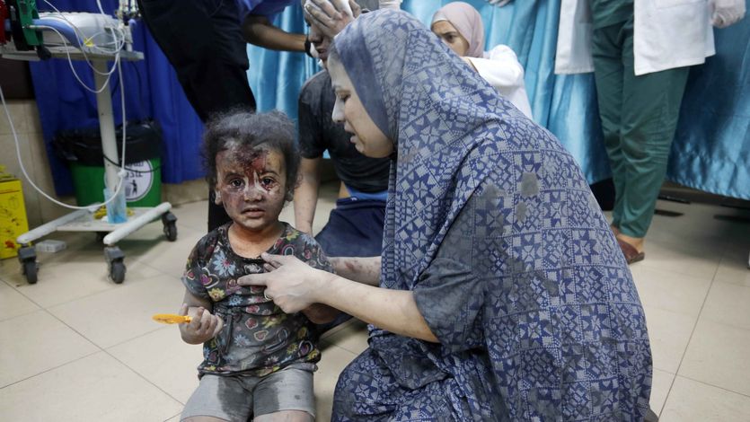 injured child in gaza hospital