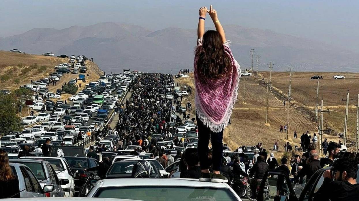 Iranian woman protesting
