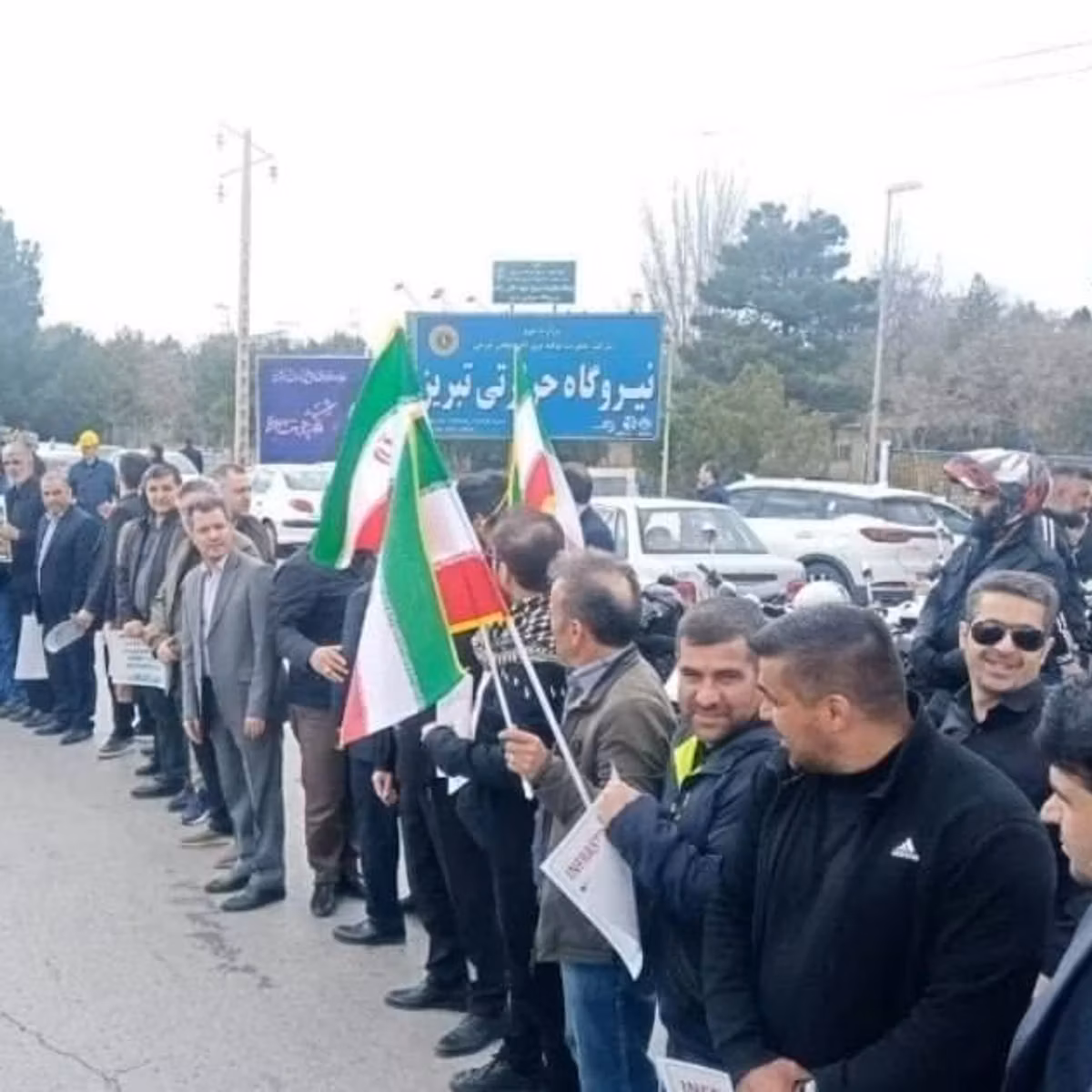 Western Media Called Out for 'Misleading' Portrayal of Iranians Defending Infrastructure as 'Human Shields'