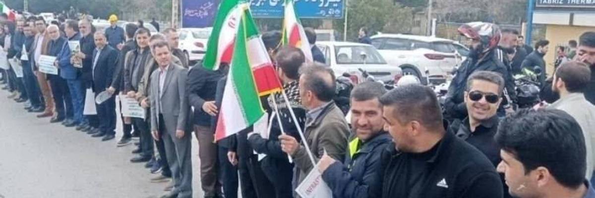 Western Media Called Out for 'Misleading' Portrayal of Iranians Defending Infrastructure as 'Human Shields'