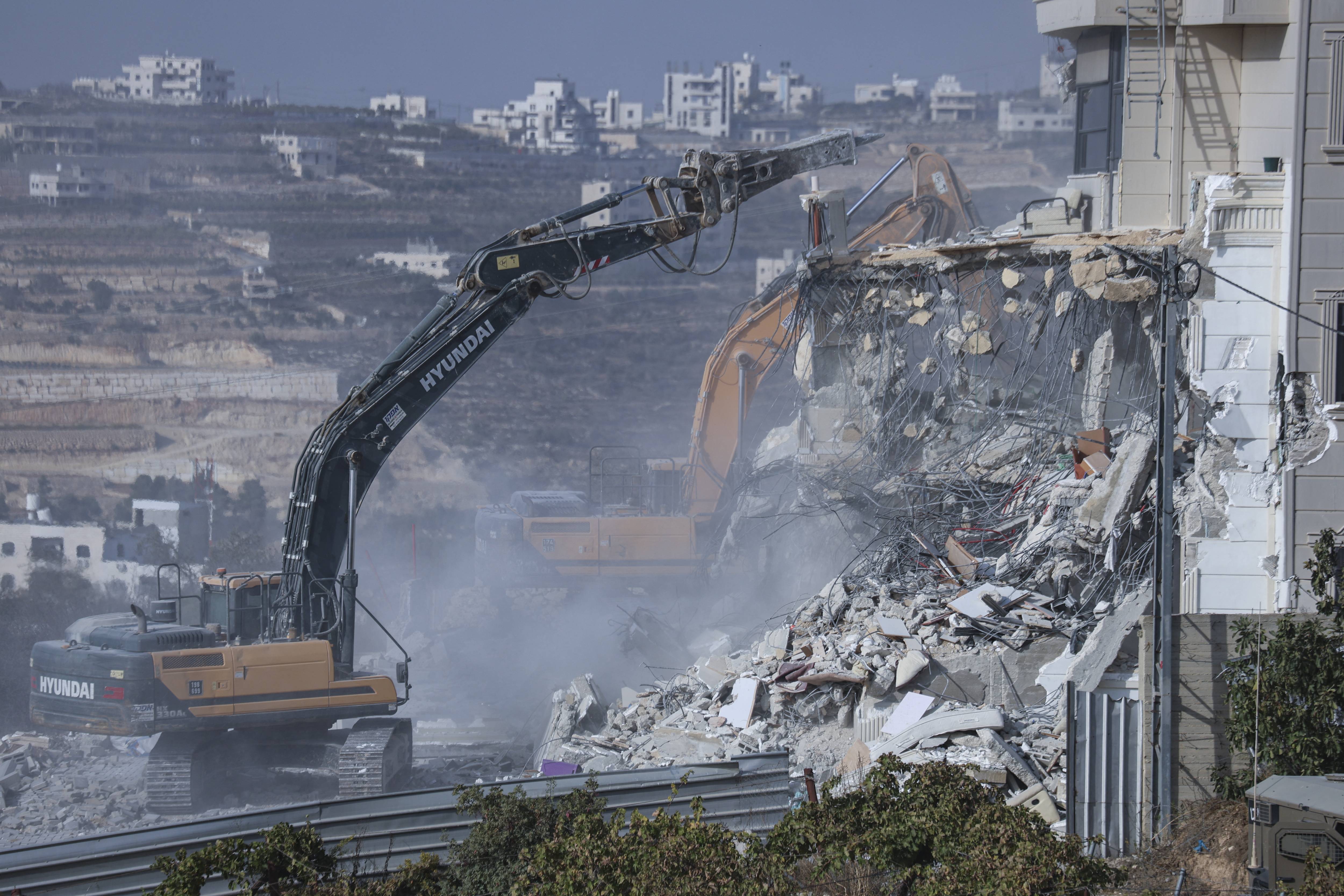 Israel demolishes homes in Hebron