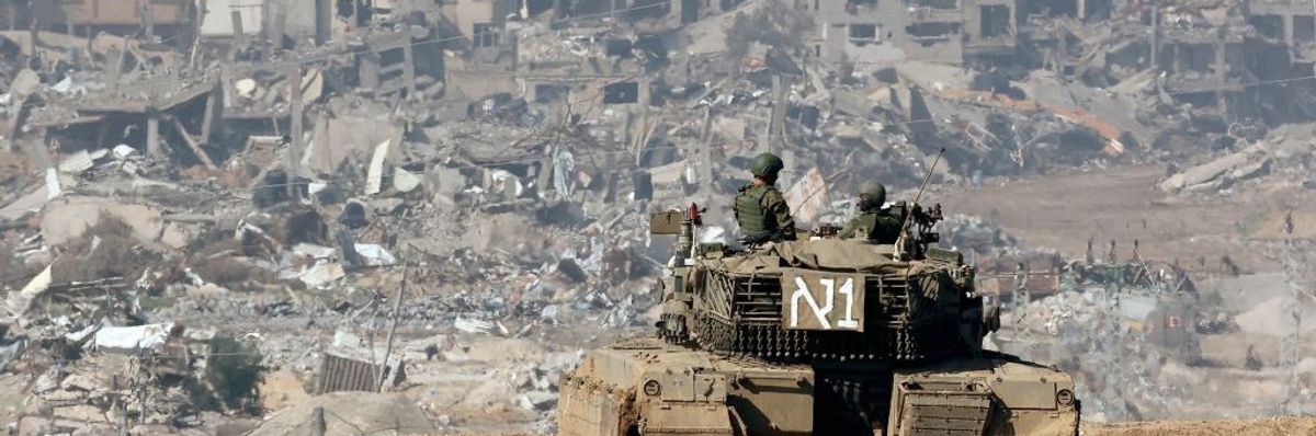 Israel tank overlooking southern Gaza