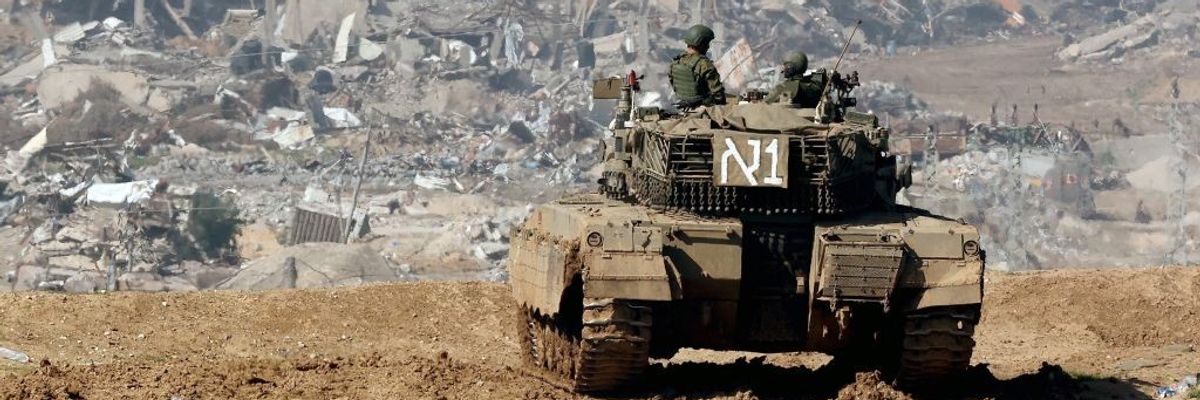 Israel tank overlooking southern Gaza
