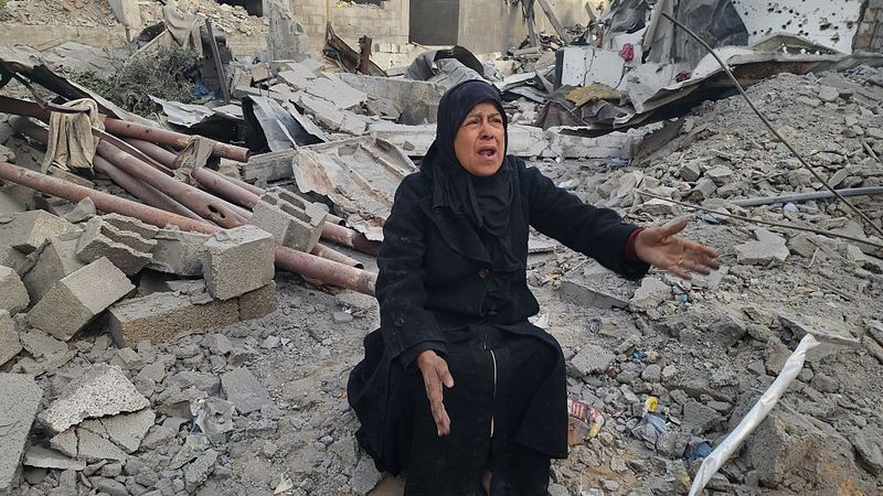 Israeli army launches attack on Khan Yunis, Gaza