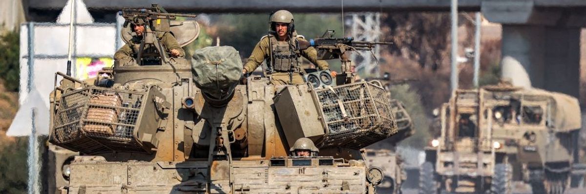 Israeli army self-propelled artillery howitzers