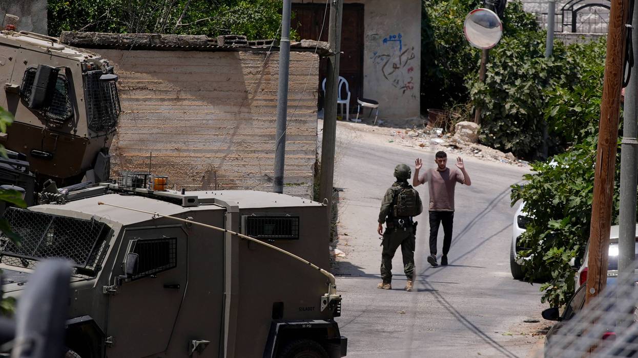 Israeli forces detain dozens of Palestinians in Nablus