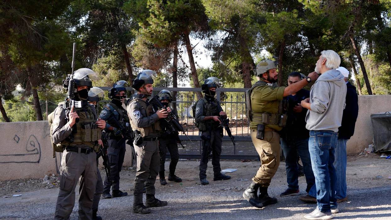 Israeli forces prevent Palestinian farmers from accessing their agricultural lands