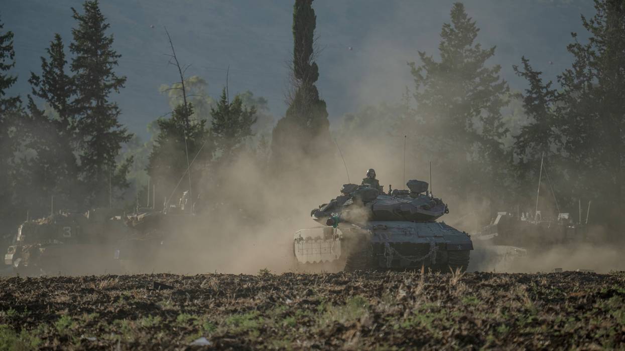 Israeli tanks near Lebanon border