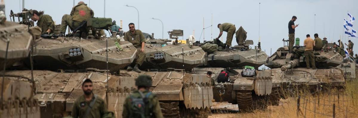 Israeli tanks on the move