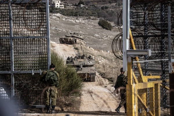 Israeli troops invade the Al Qunaitra region of Syria