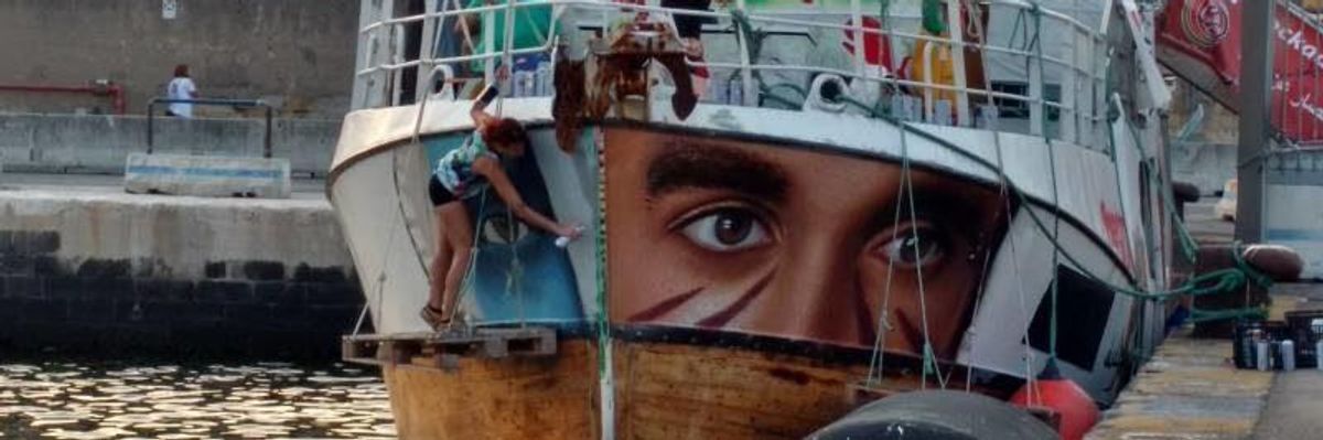 Israeli Navy Hijacks 'Freedom Flotilla' Attempting to Break Gaza Blockade