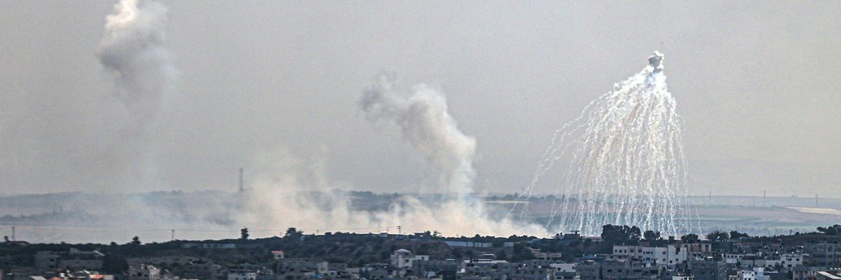 Israeli white phosphorus rounds burst over densely populated Gaza City