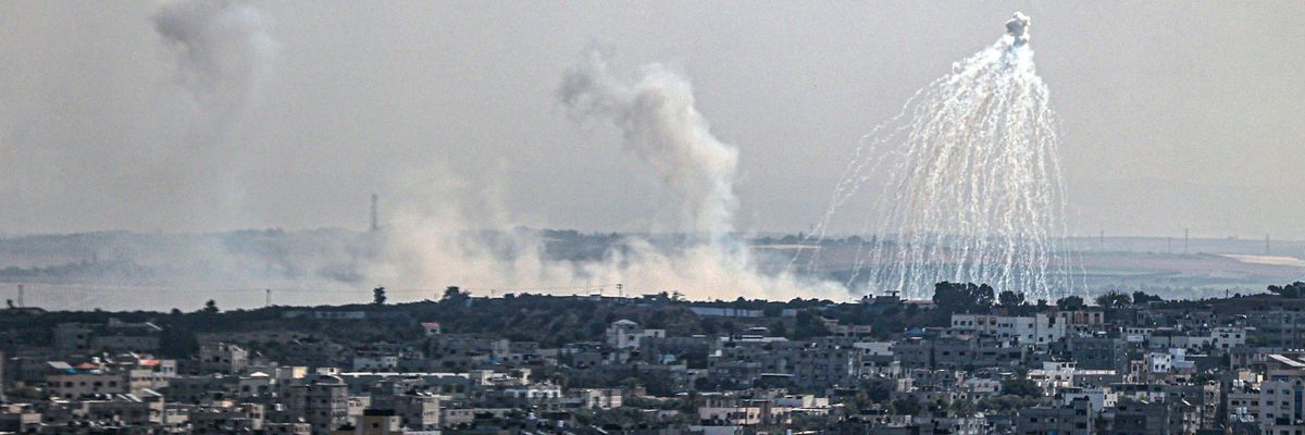 Israeli white phosphorus rounds burst over densely populated Gaza City