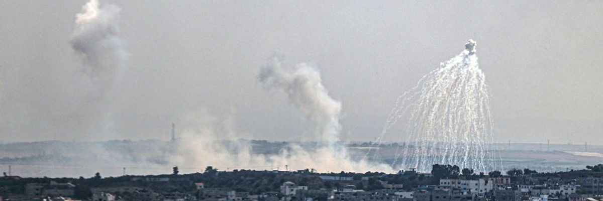 Israeli white phosphorus shells explode over Gaza City