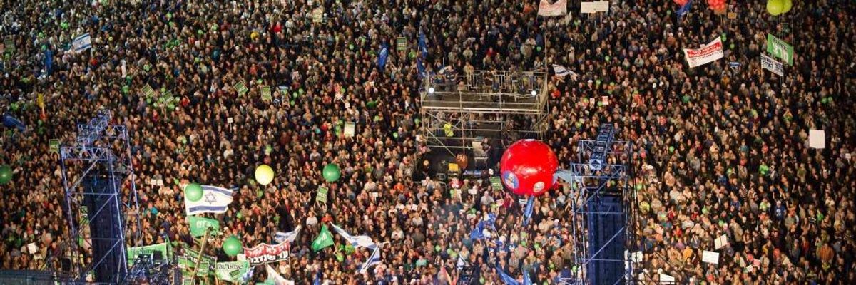 Estimated 50,000 Rally Against Netanyahu in Tel Aviv