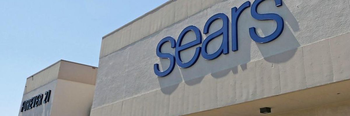 'This Is Not Ok': Sears Condemned for Ending Retirees' Life Insurance After Handing Executives $25 Million in Bonuses