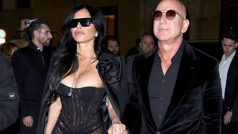 Jeff Bezos and his fiancée Lauren Sánchez