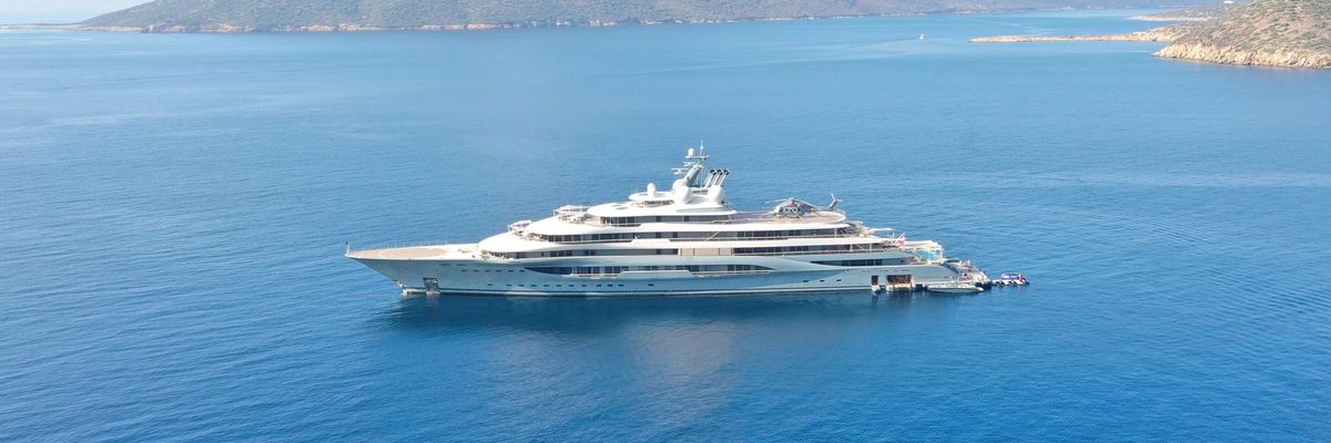 Jeff Bezos yacht