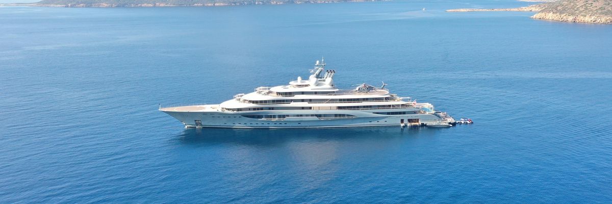 Jeff Bezos yacht