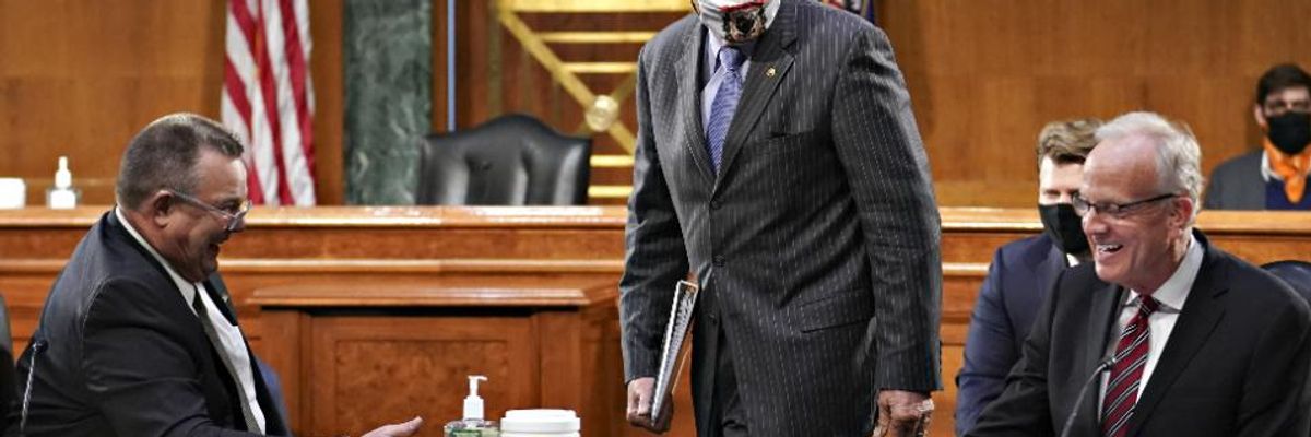 Here Are the 8 Democrats Who Just Joined GOP to Vote Down Sanders' $15 Minimum Wage Amendment