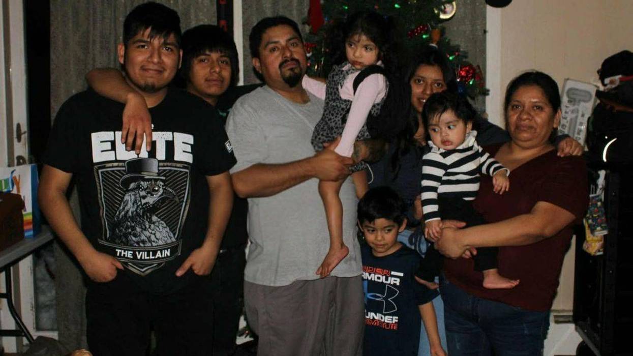 ICE Agents Pretended to Be Women Having Car Trouble to Lure Unsuspecting Father of Six Into Arrest
