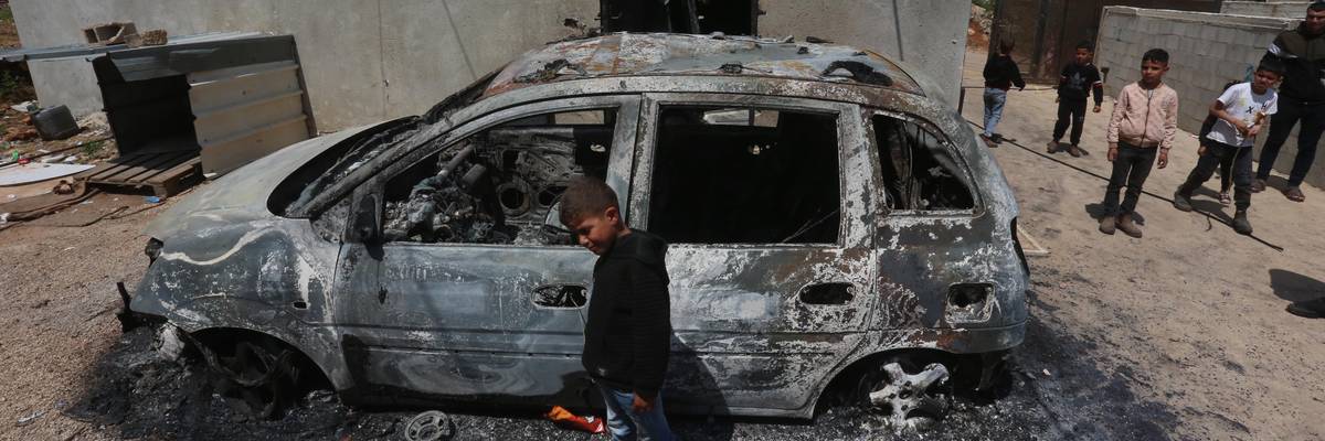 Jewish settlers set fire to Palestinian homes and vehicles in the West Bank