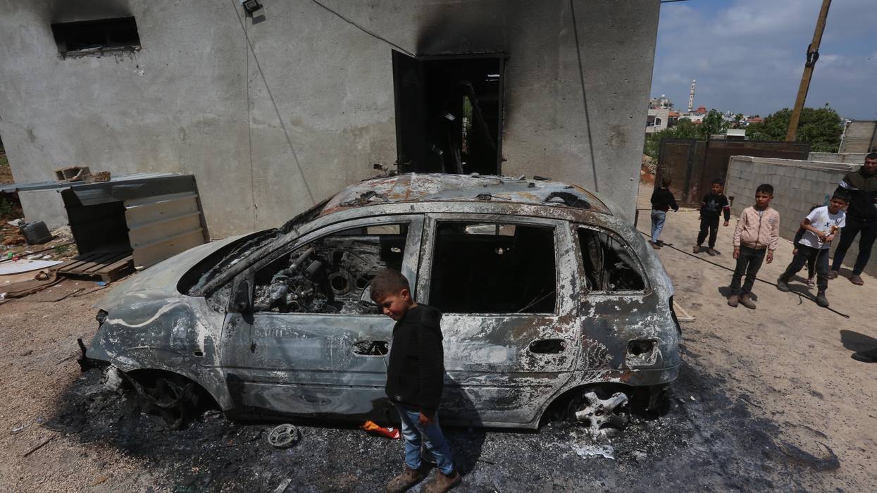 Jewish settlers set fire to Palestinian homes and vehicles in the West Bank