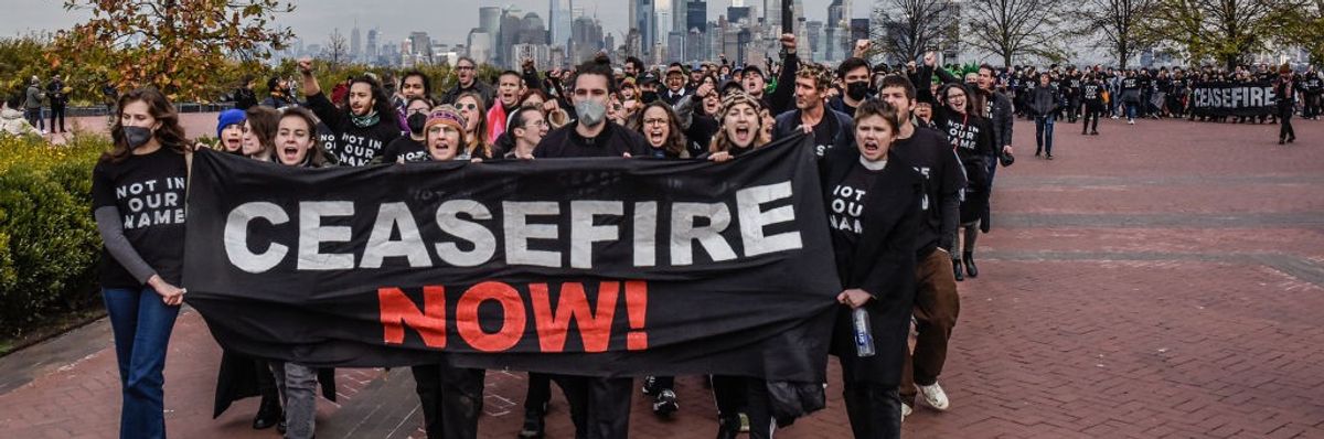 Jewish Voice of Peace Activists Occupy The Statue Of Liberty Calling For Ceasefire In Gaza