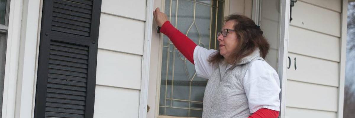 Voters in Iowa Care More About Key Issues Than Warren-Sanders Unity