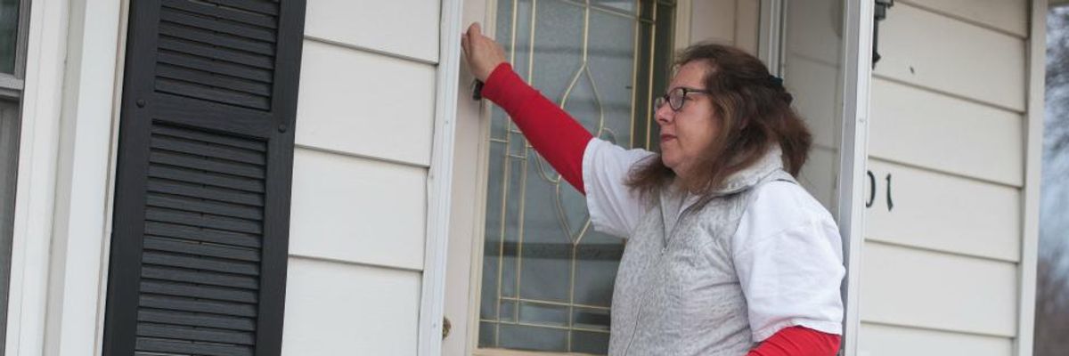 Voters in Iowa Care More About Key Issues Than Warren-Sanders Unity