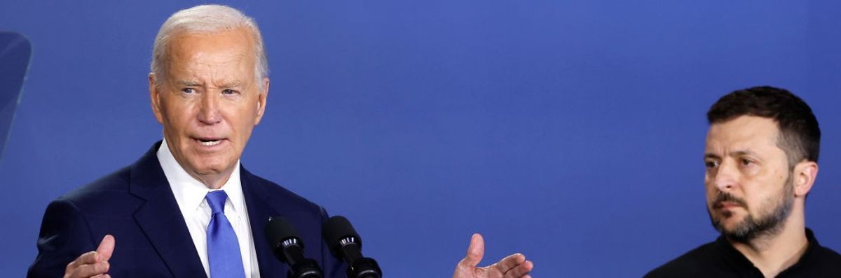 Joe Biden and Ukraine President Volodomyr Zelenskyy