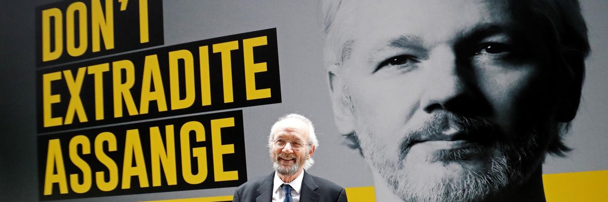Julian Assange's Father and Brother Announce US Tour to Demand Journalist's Freedom