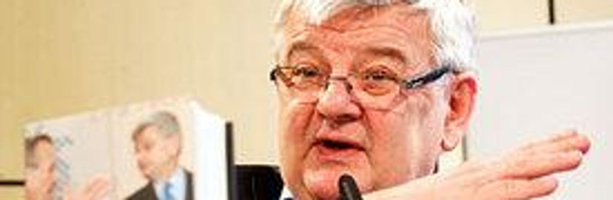 Curveball Doubts Were Shared with CIA, says ex-German Foreign Minister