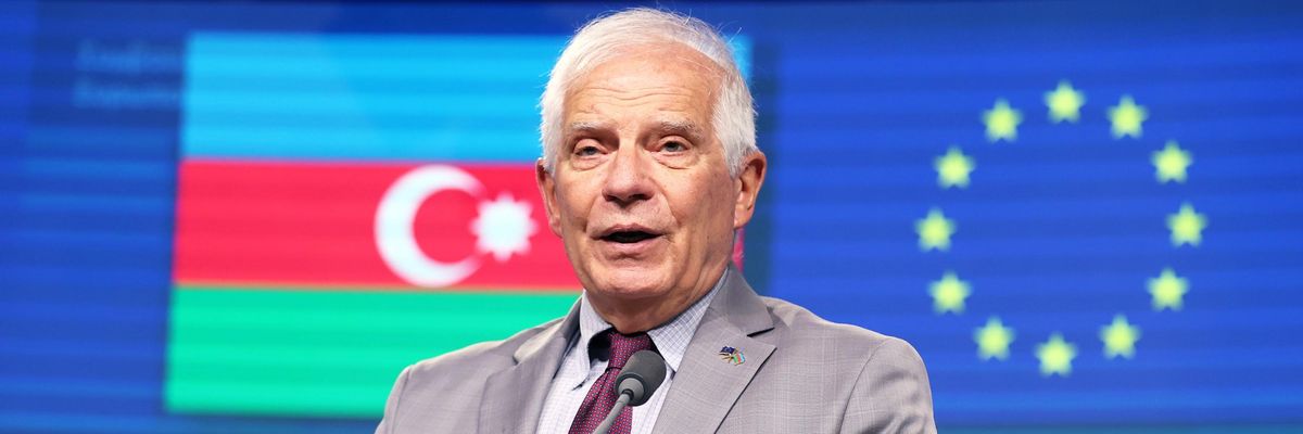 Jseop Borrell speaks.