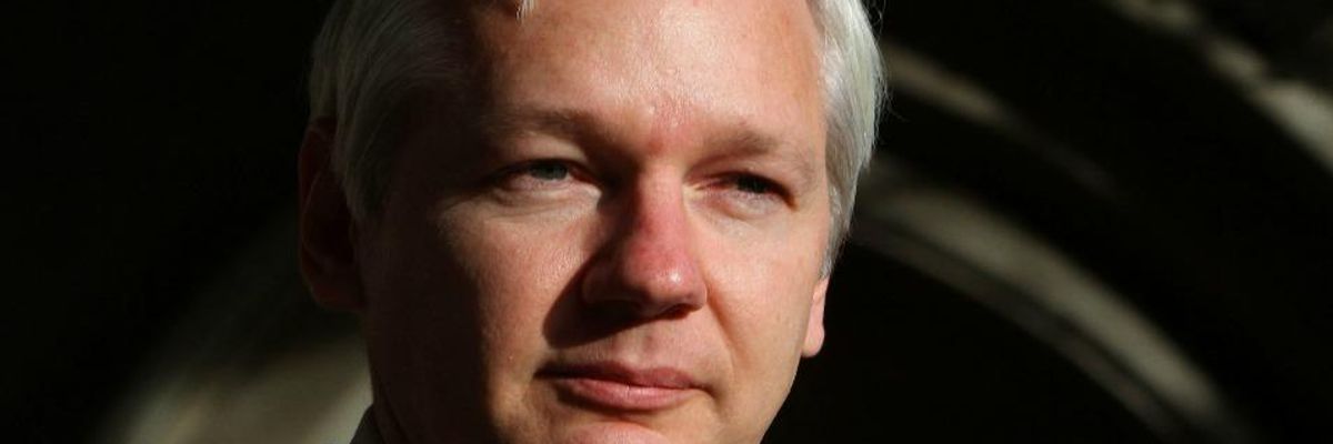 Breakthrough? Swedish Prosecutors Drop Refusal to Interview Assange in UK