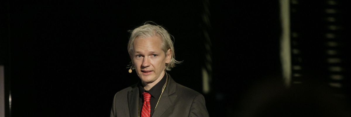 julian_assange