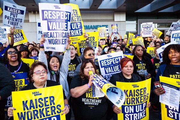Kaiser workers walk picket line