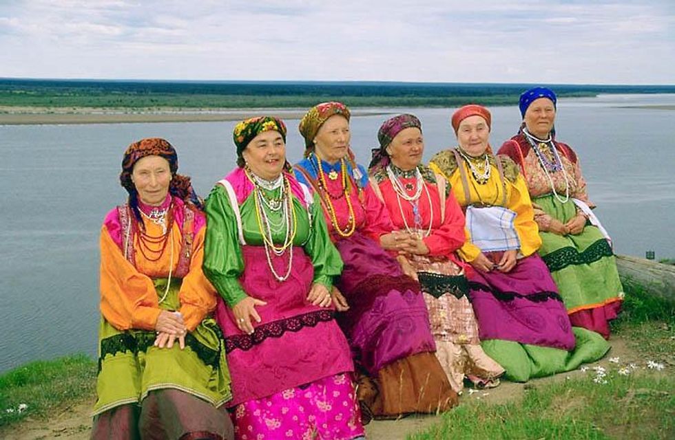 Komi women in traditional dress. Credit: https://portal.do.mrsu.ru/