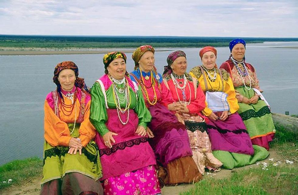 Komi women in traditional dress. Credit: https://portal.do.mrsu.ru/