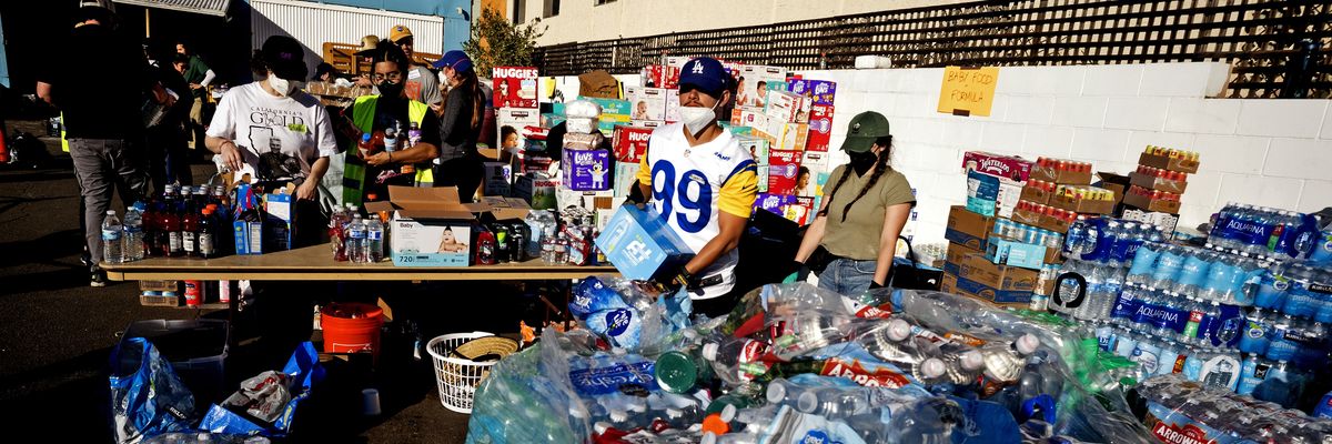 LA wildfires volunteers