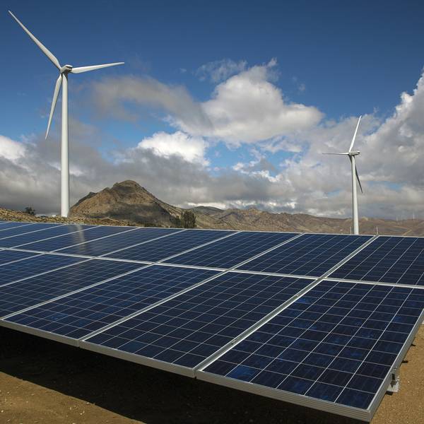LADWPs Pine Tree Wind Farm and Solar Power Plant in the Tehachapi Mountains
