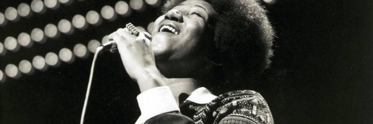 Aretha Franklin, Soul Legend and Icon of Civil Rights and Feminist Movements, Dies at 76