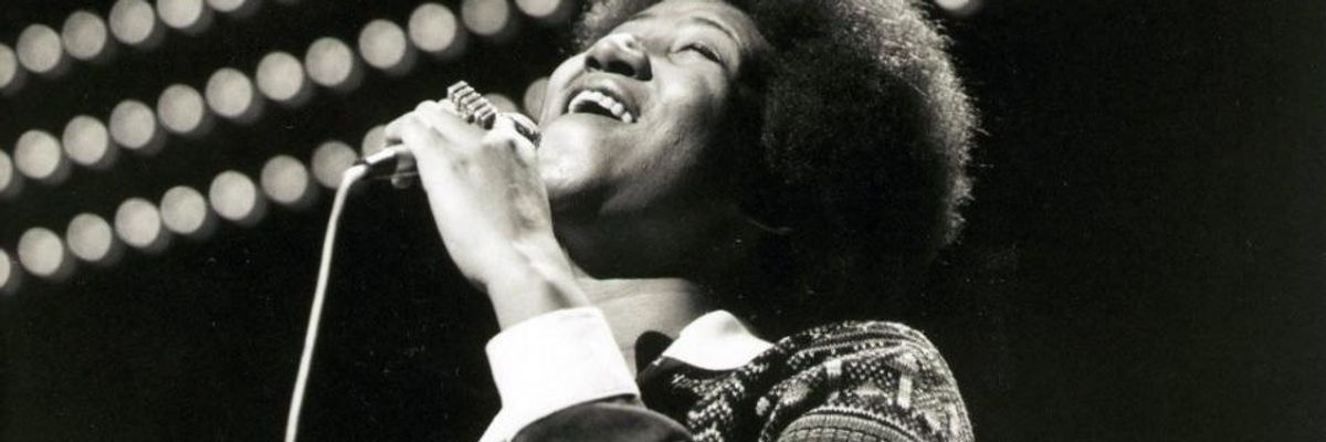 Aretha Franklin, Soul Legend and Icon of Civil Rights and Feminist Movements, Dies at 76