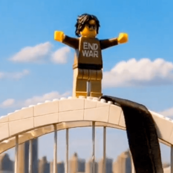 Lego video honoring Guido Reichstatder