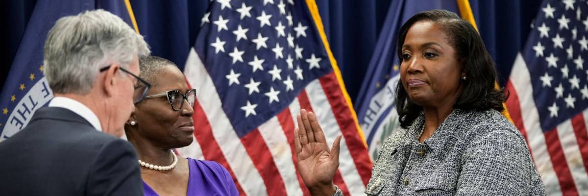 Lisa Cook takes oath to be Fed Governor