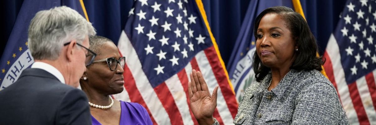 Lisa Cook takes oath to be Fed Governor