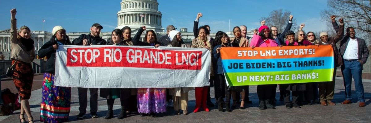 LNG protesters hold banners in Washington, D.C.