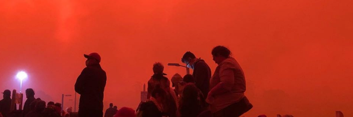 'Tasteless': Australian PM Condemned for Hosting Fireworks-Laden Party While Country Burns