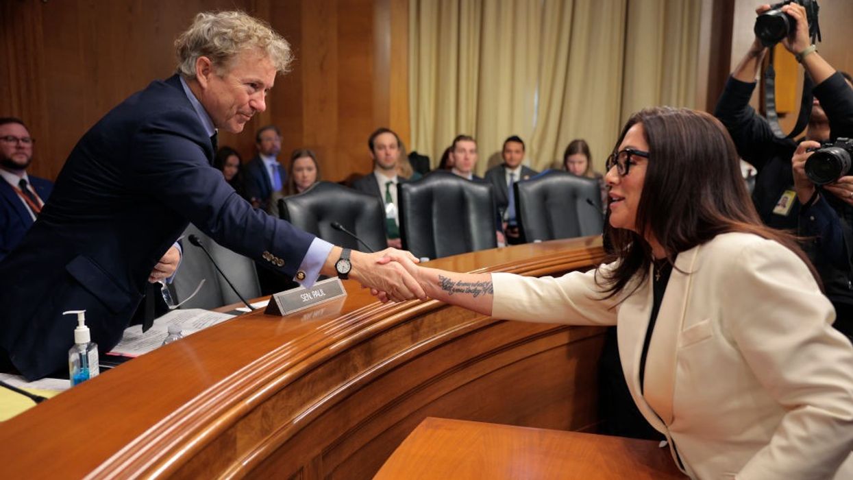 Lori Chavez-DeRemer greets Sen. Rand Paul